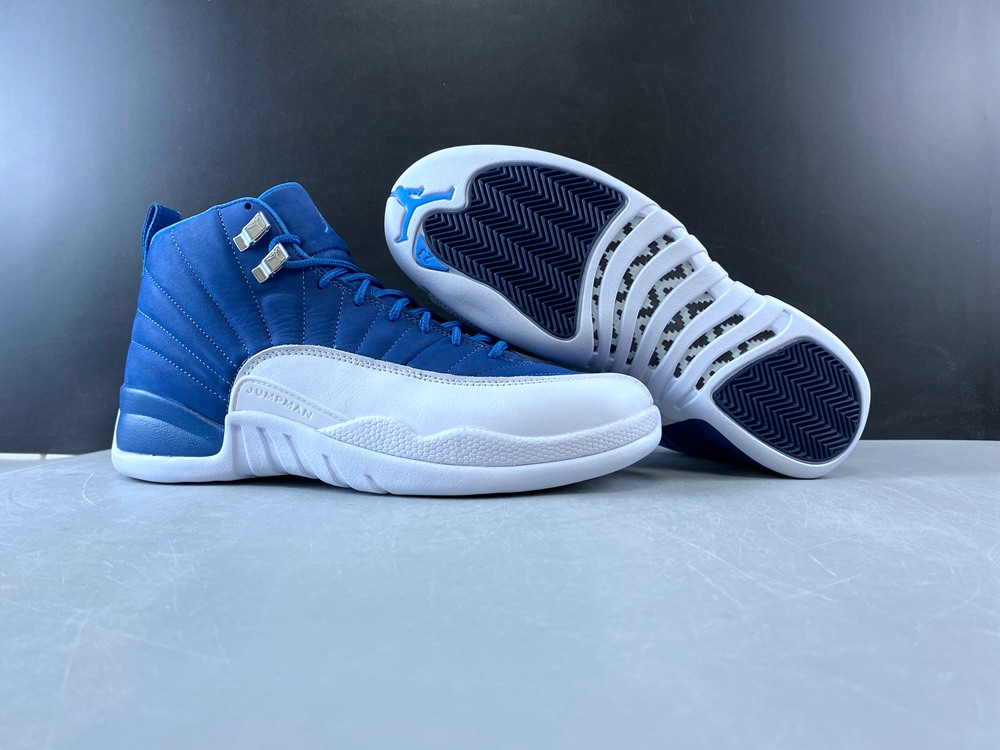 Air Jordan 12 130690-404